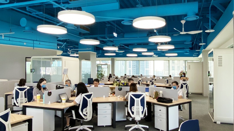 透過高雄據點的「AUO解決方案研發中心」建置，期強化南部人才的延攬及培育